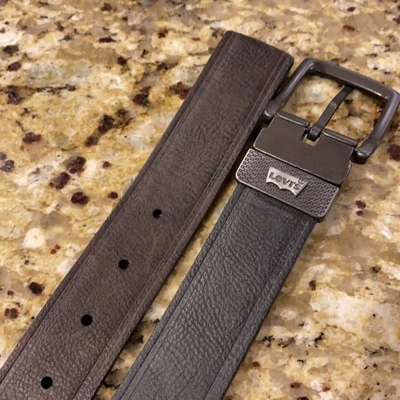 Men's Levi's Reversible Belt Size 38 - Picture 2 of 3